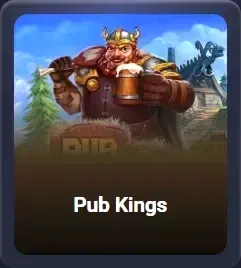 Gros plan sur un roi viking buvant de la bière et mangeant de la viande, avec un pub en arrière-plan.